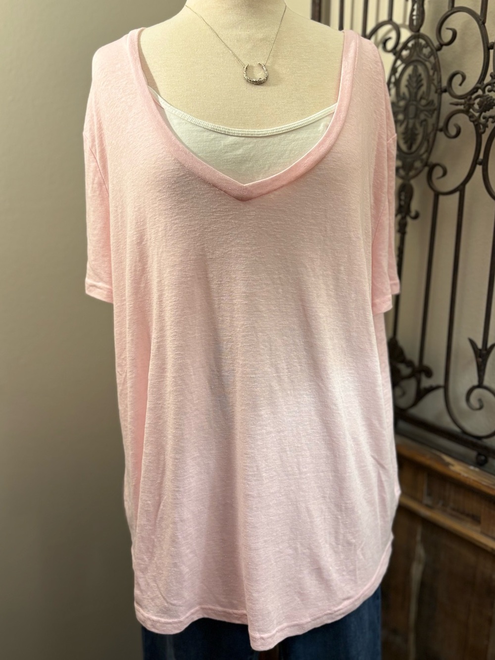 GAP Women's Light Pink Linen V-Neck Relaxed/ Oversized Tee — * XL Tall* (NWT)